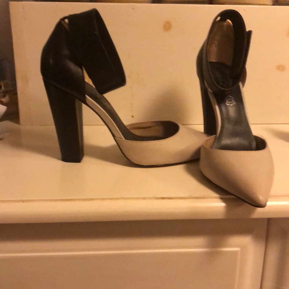 Leather block heel pumps